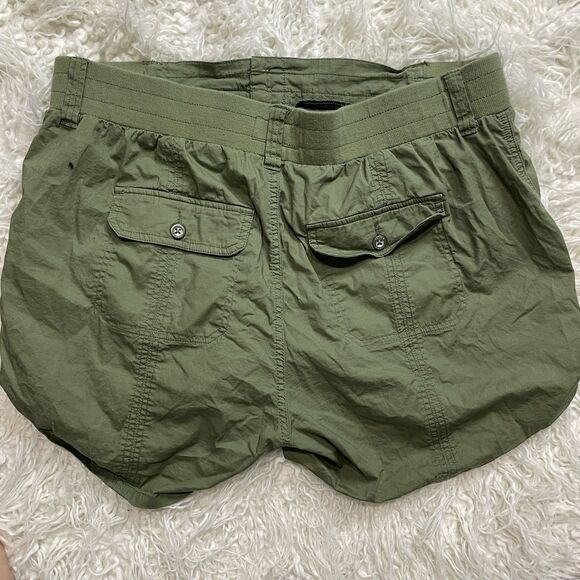 Torrid Women's Plus Size 1R Green Utility Bermuda Cotton Shorts - Picture 3 of 6